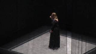 Adele - Live - Chasing Pavements