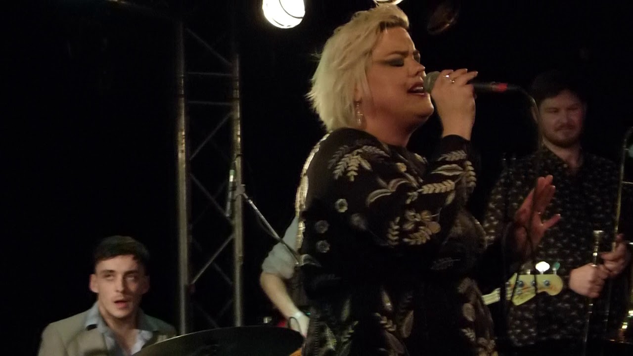 Hannah Williams and the Affirmations "Tablecloth" :Paris , New Morning 26/11/2019 bekijken op YouTube