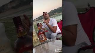 Alkol Içen Dertli Dayı