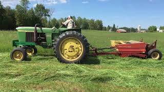 New Holland 469, cutting hay!