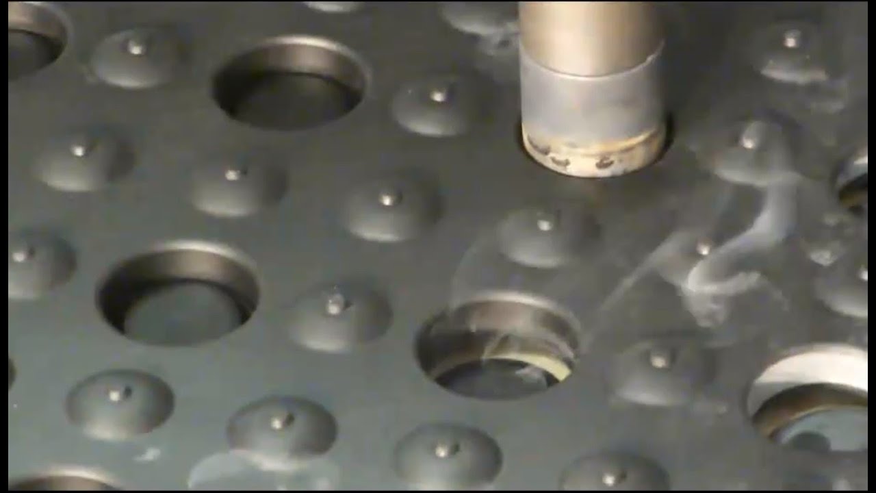 CNC-Bearbeitung-Gummimatte Überreste entfernen. Besäumung, besäumen ROUTER  Fräse - YouTube