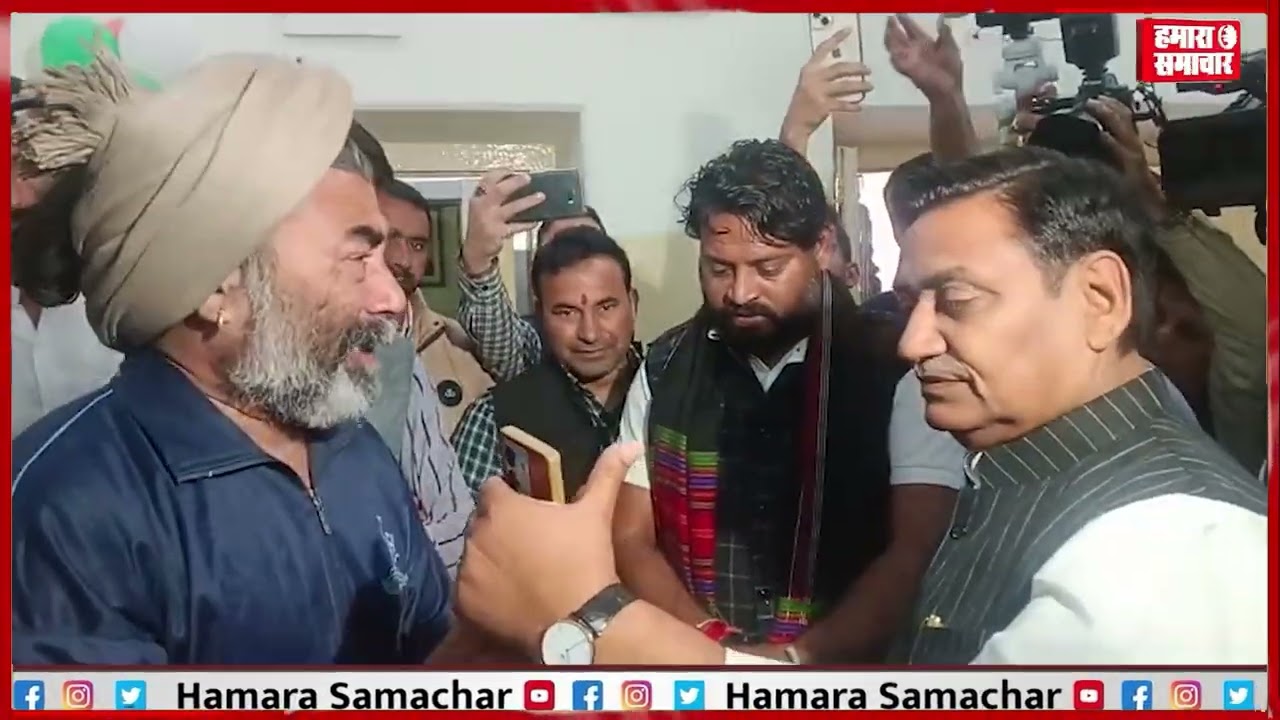 कलाकार पन्या सेपट अपने बच्चों को न्याय दिलाने की मांग को लेकर कांग्रेस प्रदेश कार्यालय पहुंचे