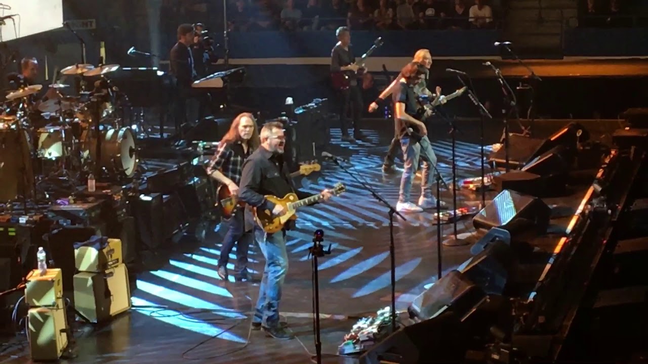 Eagles Rocky Mountain Way (live) encore 10/6/2018 XL Center, Hartford