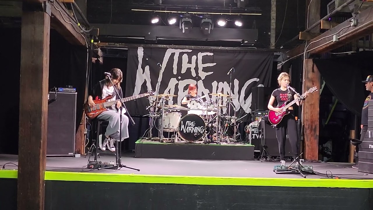 Guarda The Warning Koolaid Kids Soundcheck August 13, 2022 su YouTube Guarda The Warning Koolaid Kids Soundcheck August 13, 2022 su YouTube