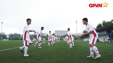 Cầu thủ nhí U13 Viettel miệt mài tập luyện trong mưa hướng đến vòng loại U13 QG