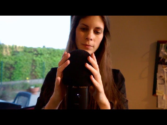 ASMR | Gliding & scratching sounds (whispering)