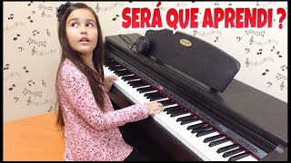 Lary Na Aula De Música