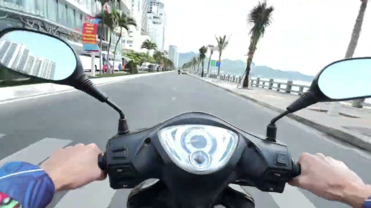 🛵 • 