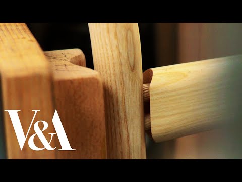 Video: Kdy byly vyrobeny židle s lisovaným opěradlem?
