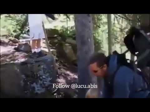 KETERLALAUN.. KDM DI PITN4H ORANG INI !! BELI ROTI O GAK DI KASIH NENEK INI MENANGIS