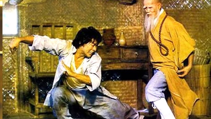 Izhevskdagi bir kecha-kunduzlik uchun qizlar Taqir qora yigit togridan-togri partiyada Snow Whiteni sikdi.