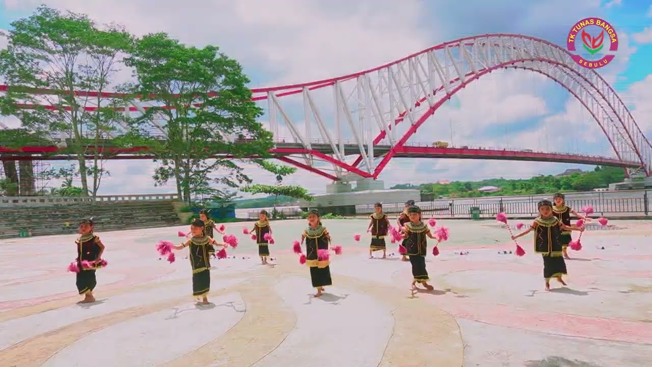 Tari Dayak Kreasi TK Tunas Bangsa