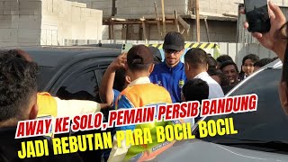 Thom Haye Jadi Rebutan Bocil