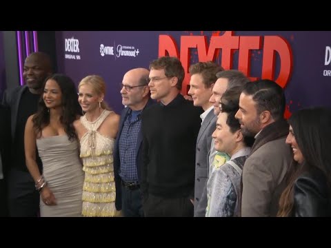 Lors de l'avant-première de « Dexter : Le péché originel », les acteurs tentent de rationaliser l...
