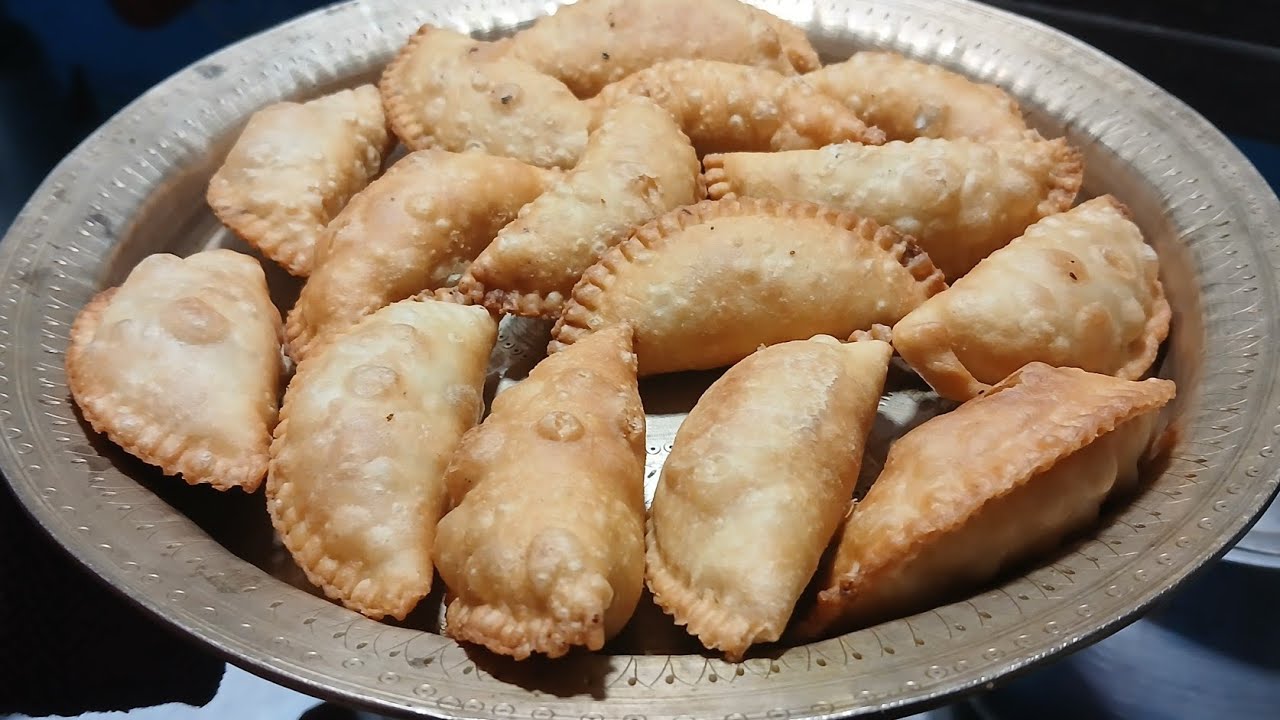 Holi tyohaar mein banne wala yeh anokhe gujia recipe ek dum maajedaar  aur swadish