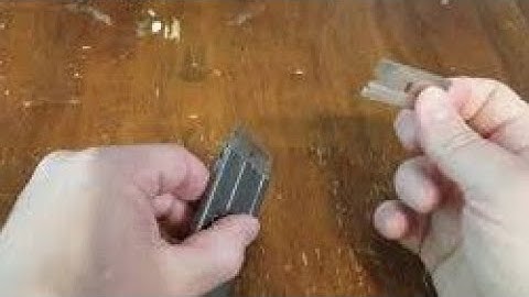 How to replace Straight Razor in Red Devil paint scraper