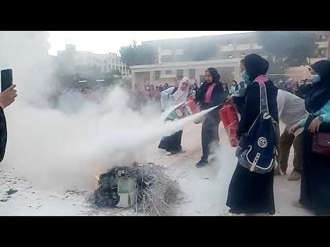 تدريب طالبات مدرسة د سميرة موسي على مواجهه الكوارث واطفاء الحرائق