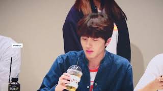 [SF9/찬희] 180916 대구 팬사인회 - 맛 없는 음료 마시는 차니