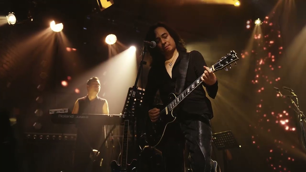 Tiếng Gọi (Liveshow 30 năm Bức Tường)