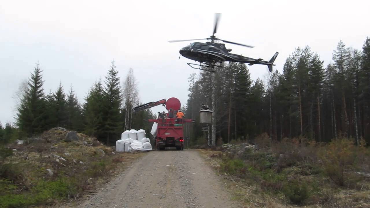 Airbus H125/Eurocopter AS350 B3e at fertilizing work
