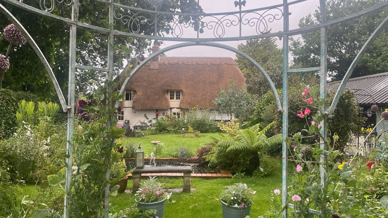 Cottage core raining tour #garden #gardening #englishcottage # ...