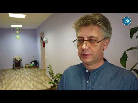 Представители «Лиза Алерт» объясняют пожилым людям, что нужно делать когда потерялся