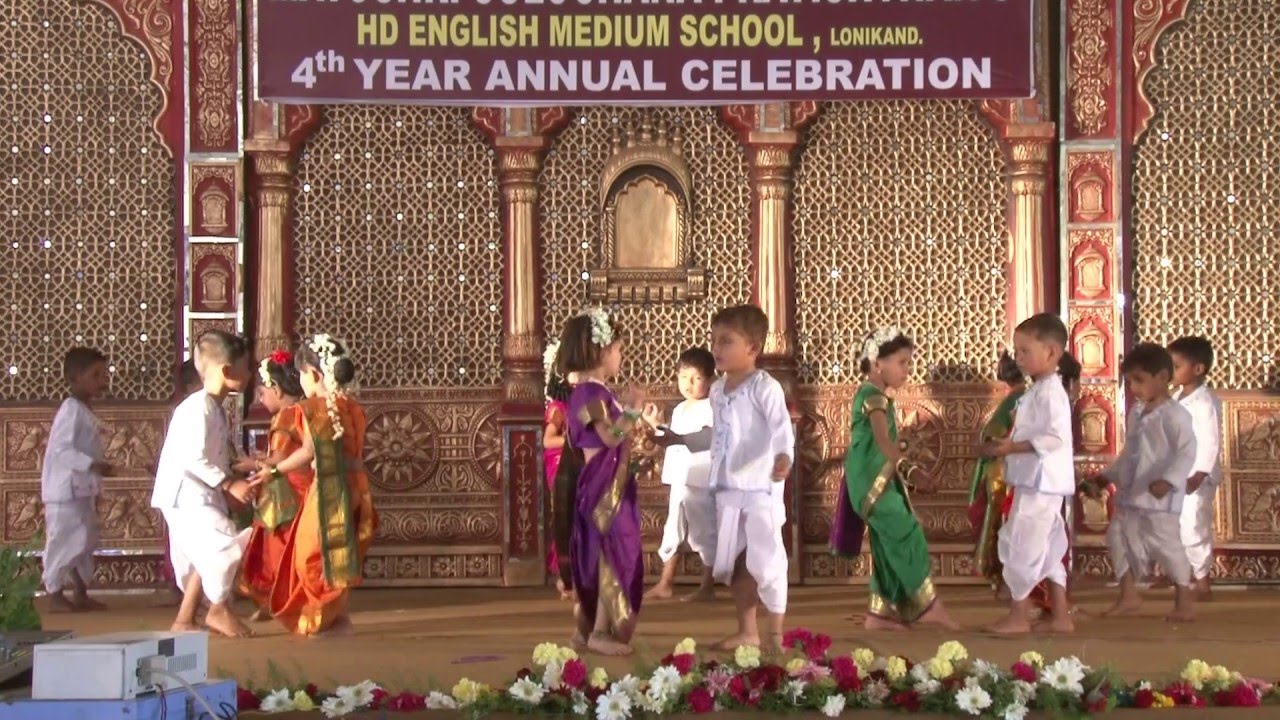 Khanderayachya lagnala banu navari natali - HD English Medium School Gathering 2015-16