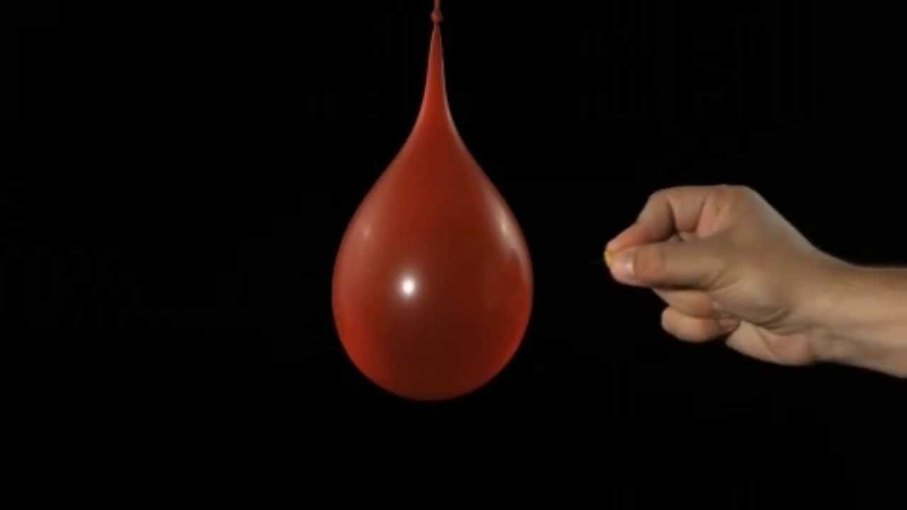 Мяч в воде. Капли воды. Анимация мячика. Вода на земле. Шарик с водой.