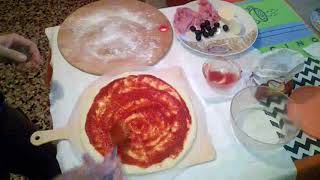 Pizza Buona Come In Pizzeria Cotta Su Pietra Refrattaria