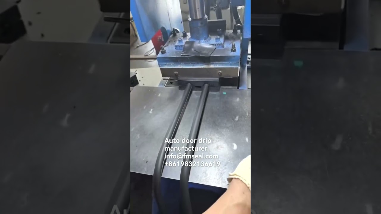 Auto door drip oem#epdmrubber#extrusion#rubberprofiles#automobile#sponge#epdm#extrusion#doordrip#oem