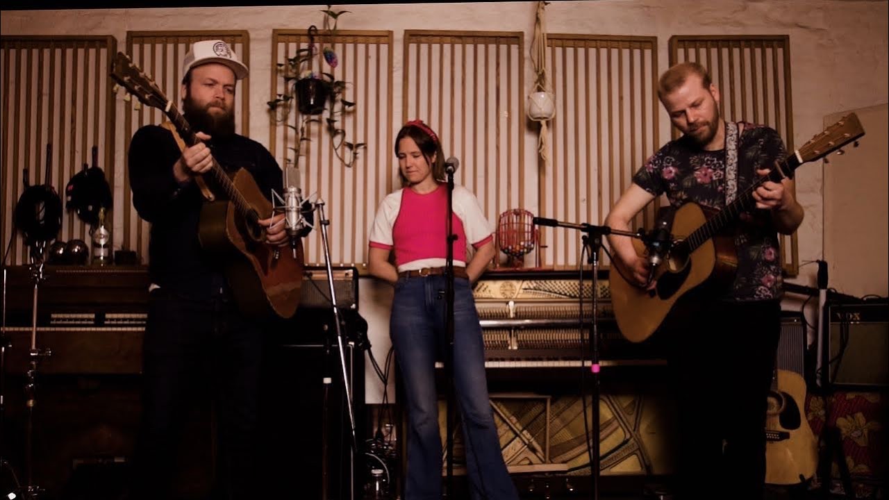 Malin Pettersen - "Particles" from Acoustic session - Live in Oslo