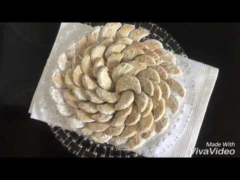 Video: Biscuiți Cu Petale De Migdale