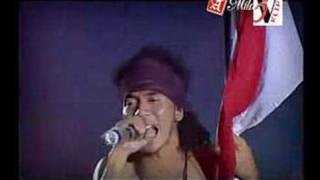 slank - bendera setengah tiang