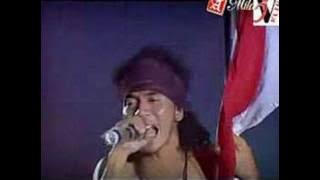 slank - bendera setengah tiang