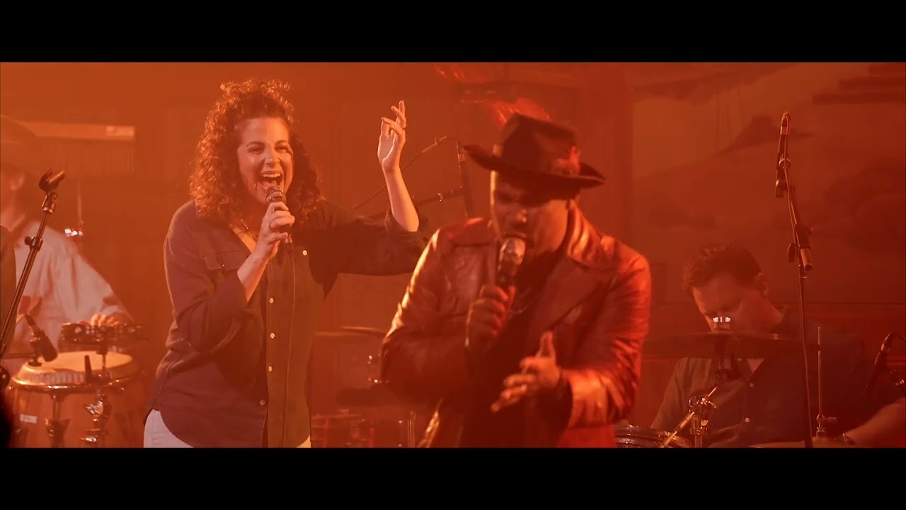 Nic Jackson Performs “Can’t Hide Love” Live with Harbor Party