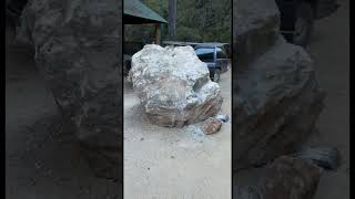 A huge rock falls on car in                El Vado hondo Cosala Sinaloa 😱#viral #mexico #beautiful