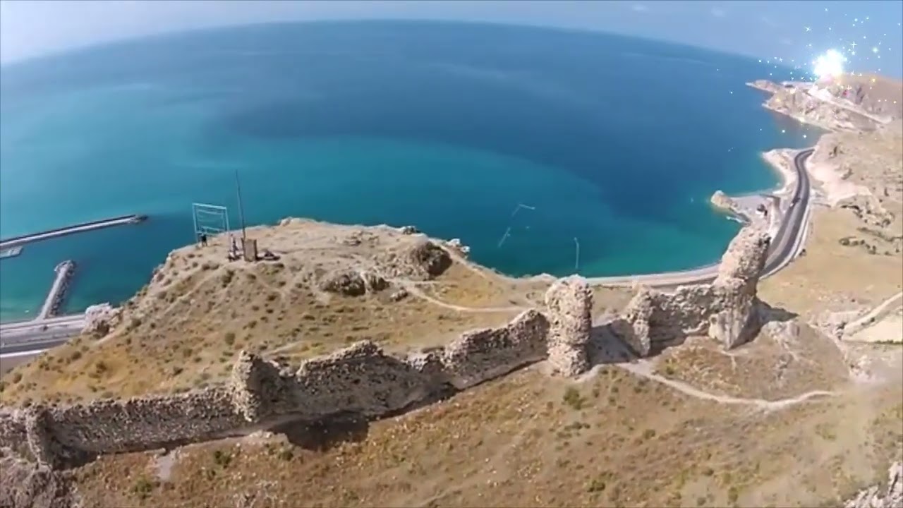 ADEM KÜÇÜK  Bir Delinin Delisiyim  2022