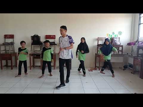 KAKA MAIN SALAH