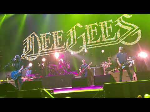 Foo Fighters singing Bee Gees "You Should Be Dancing" Dee Gees