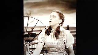 Arnold Schwarzenegger Sings About Rainbows"O Mágico de Oz 1939". Soma Classics volume 2-Desert Storm