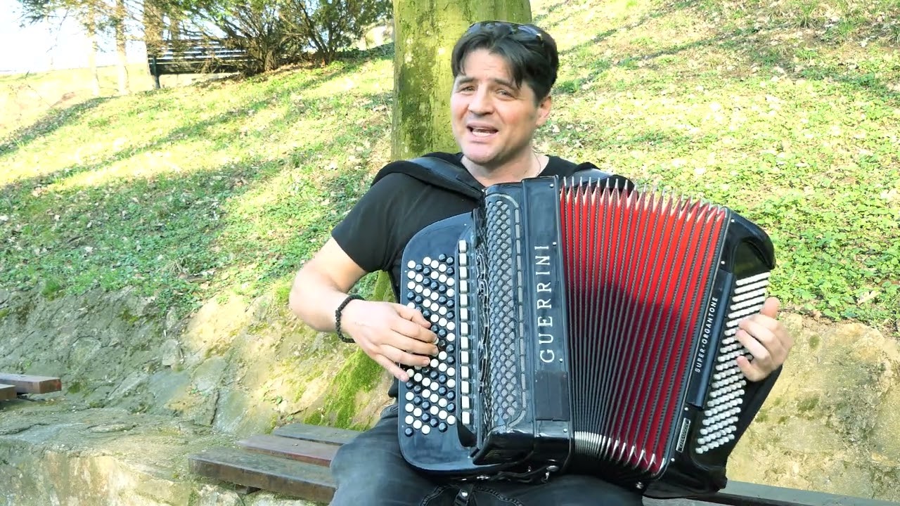 SASA KRCINAC 2023-PLACITE OCI MOJE(Cover sa harmonikom)