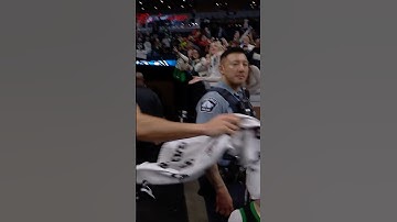 Tatum throws a towel on a kid’s head 🤣