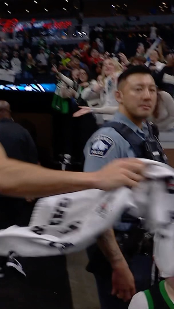 Tatum throws a towel on a kid’s head ?