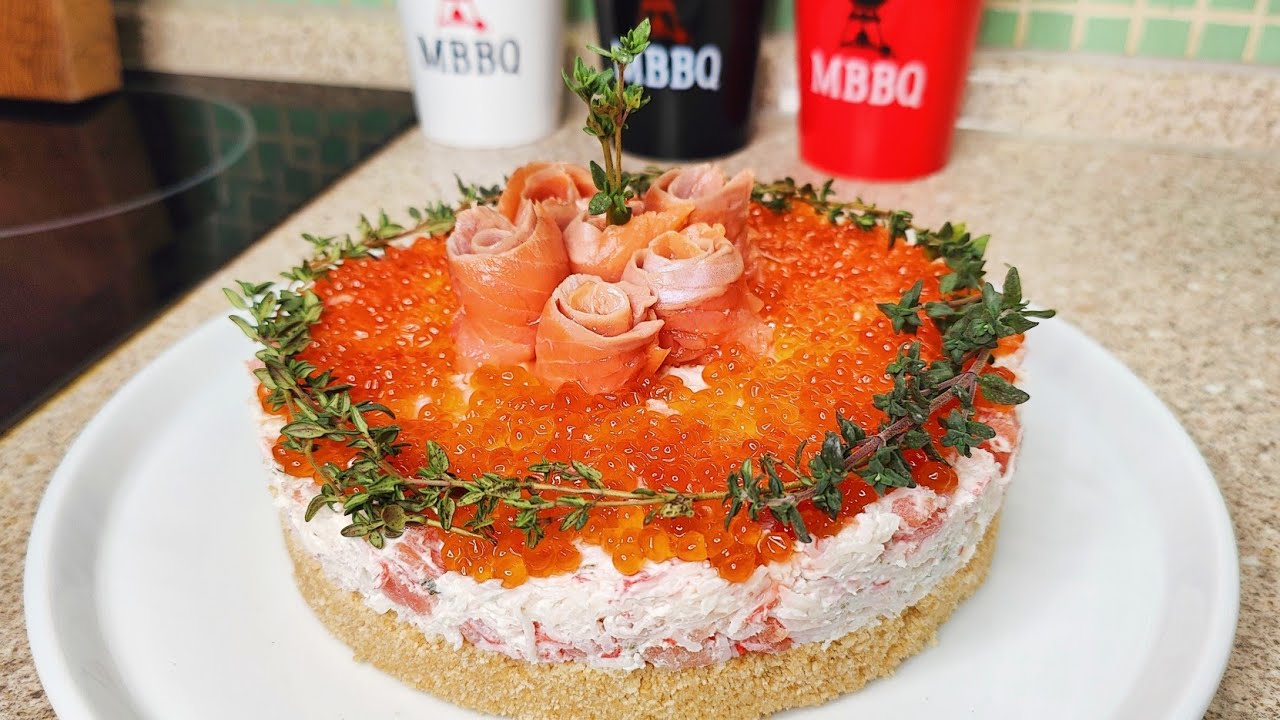 ЧИЗКЕЙК С КРАСНОЙ ИКРОЙ И ЛОСОСЕМ