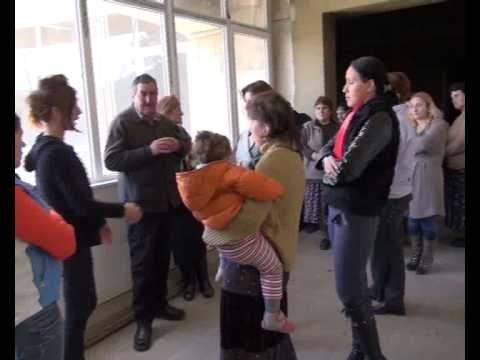 \"მთის ხეობაში\" შეჭრილი დევნილები ფართების დაკანონებას ითხოვენ