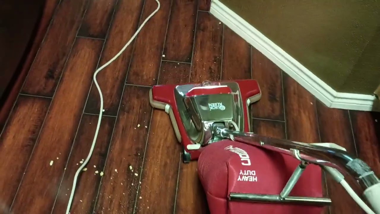 Sanitaire SC899 Demo (No Brushroll)