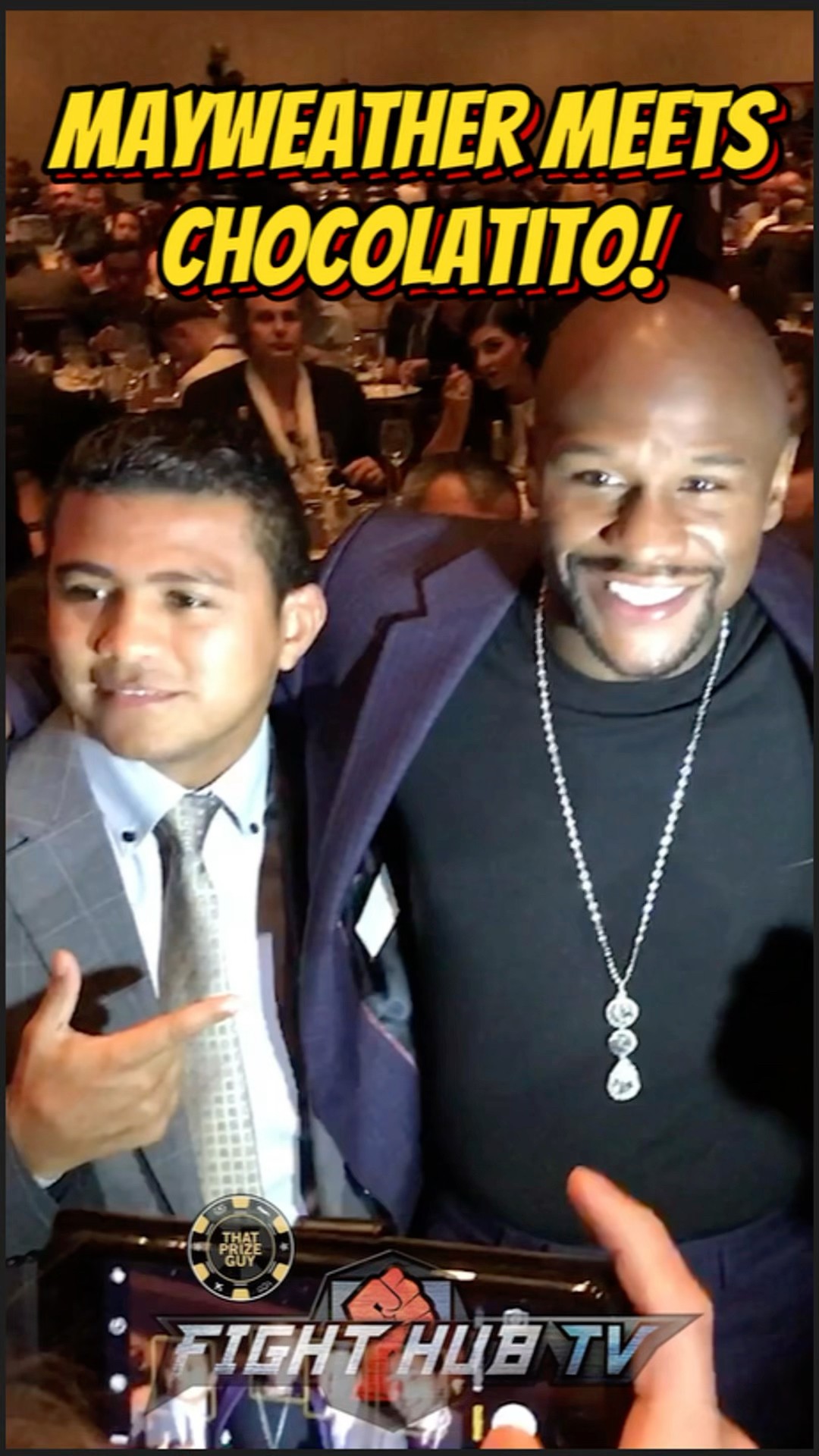 Mayweather MEETS Chocolatito for first time!
