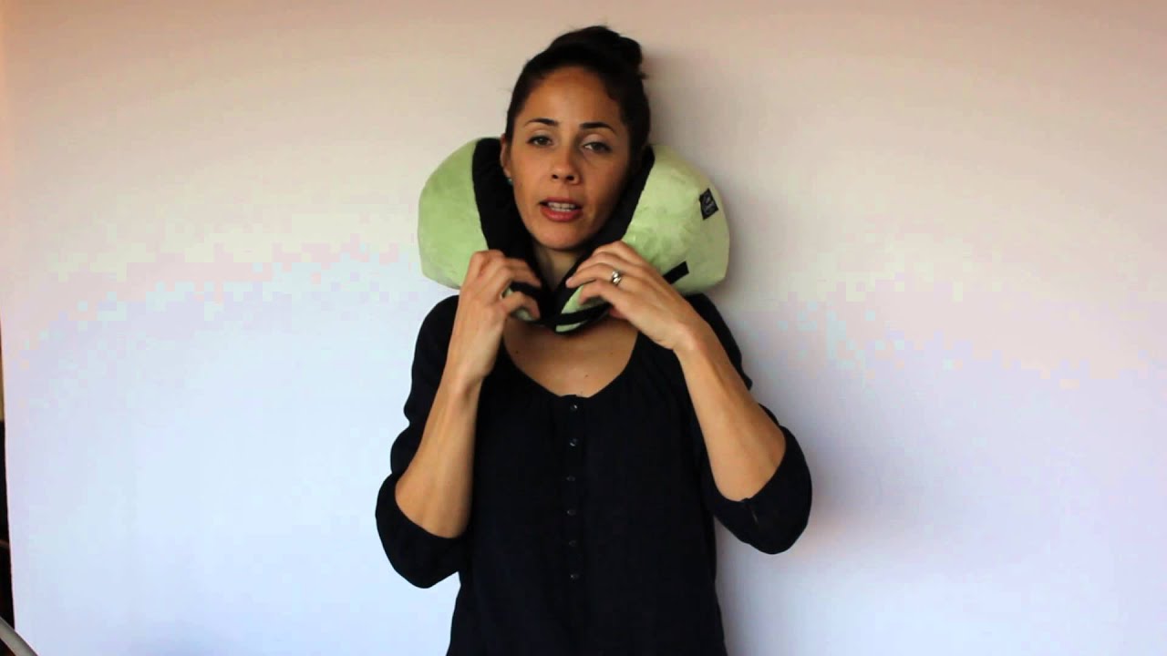 Using the Comfy Commuter Basics Travel Pillow