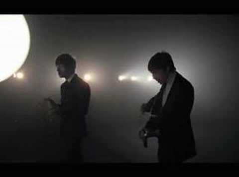 The Last Shadow Puppets - Standing Next To Me