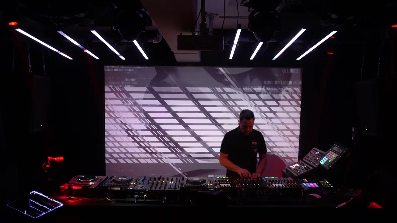 The Bas[s]ment invites: Mind Your Step